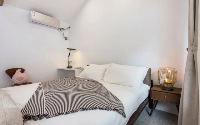 Yichao Yard Inn Hutong