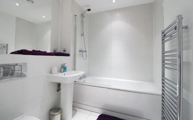 Astonished 2 Bedroom near London Bridge