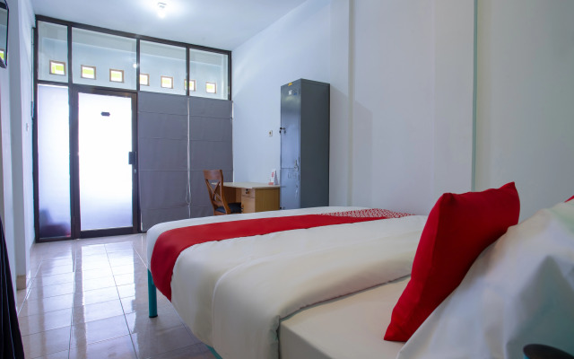 OYO 3707 Halona Guesthouse