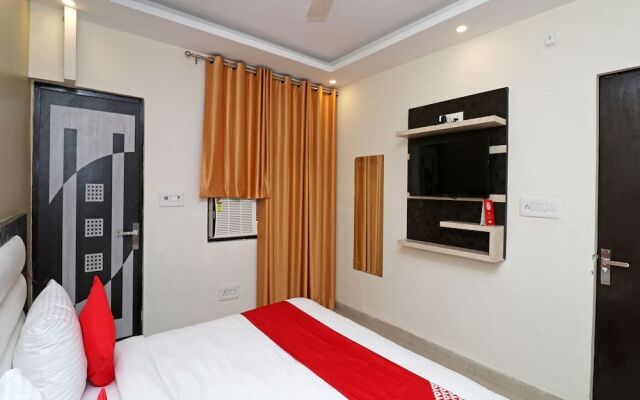 OYO 25130 Hotel Royal Inn