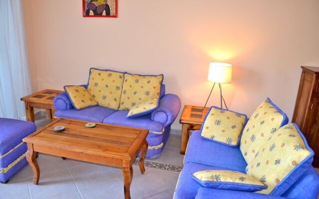 2 BR w Balcony Apartment Rinconada Del Sol
