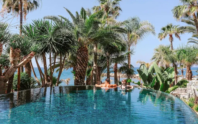 Amathus Residences