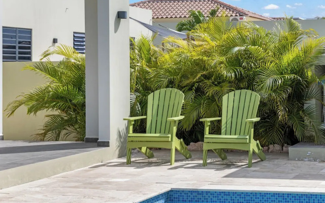 Villa Amber with pool at mambo beach