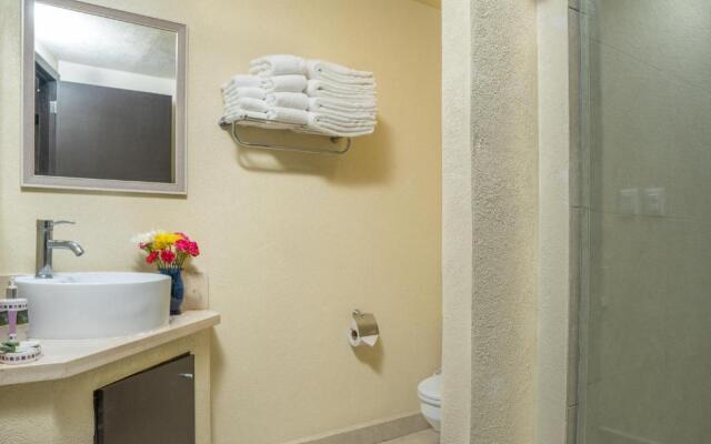 Ocean Front Condo Sleeps 4 Adults-Grand Venetian T3000-1606