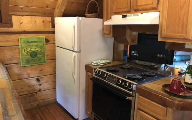 Gatlinburg Mountain Magic Hot Tub Cabins