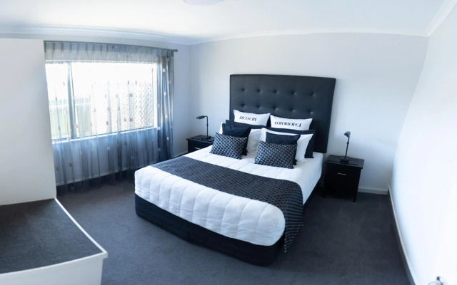 Deco City Motor Lodge – Guest Rooms – Napier