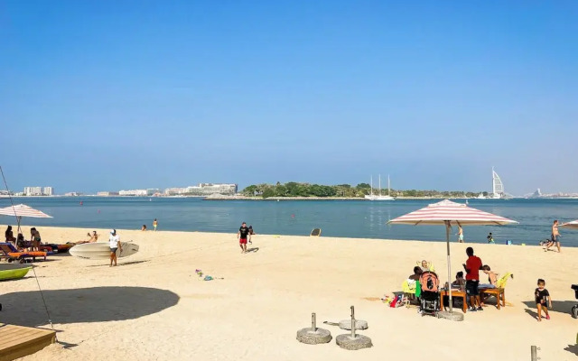 Upgraded 2BR Apartment at the Beach