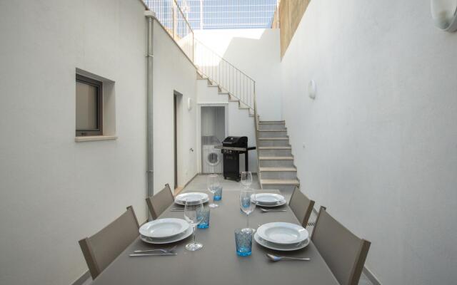 Mediterranean style townhouse 200 meters from the sea