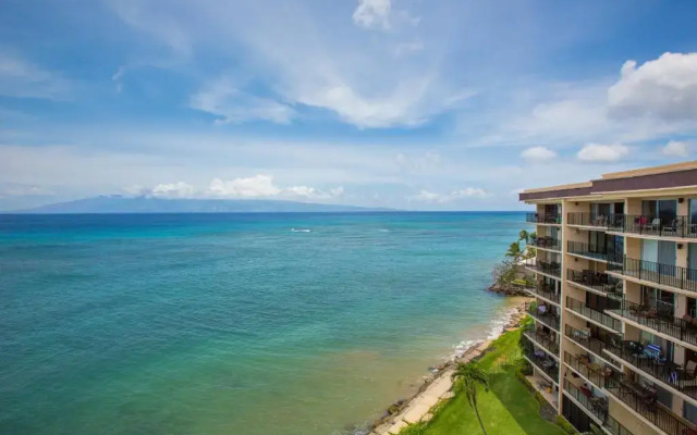 Hololani Resort