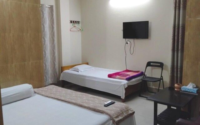 Hotel Charu