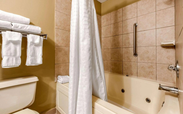 Quality Inn & Suites New Castle