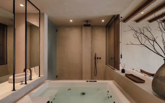 Tesoro Elegant escapes-suites