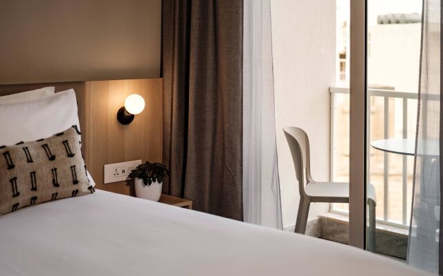 Strand Suites By Neu Collective