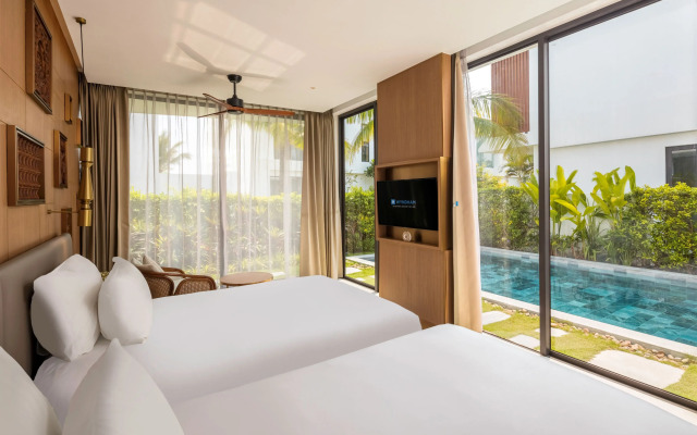 Royal Beachfront Villas Danang