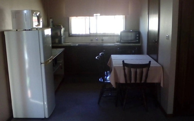 Cardigan Lodge Motel