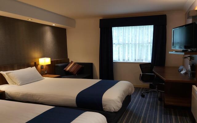 Holiday Inn Express Glenrothes, an IHG Hotel