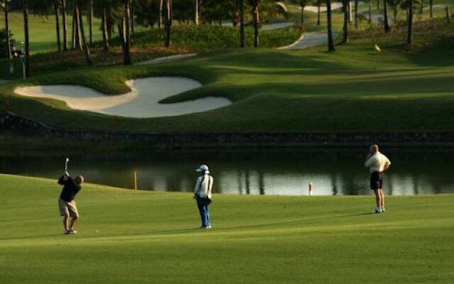 Yalong Bay Golf Club