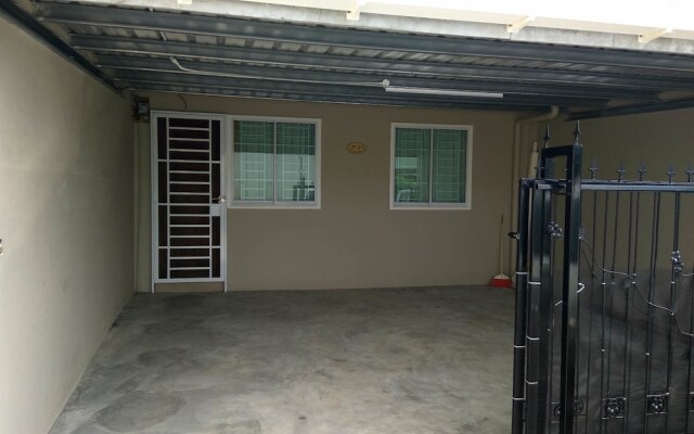 Sakura Bandar Semariang Guest House