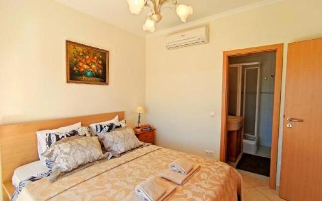 200m beach Apartment Falesia