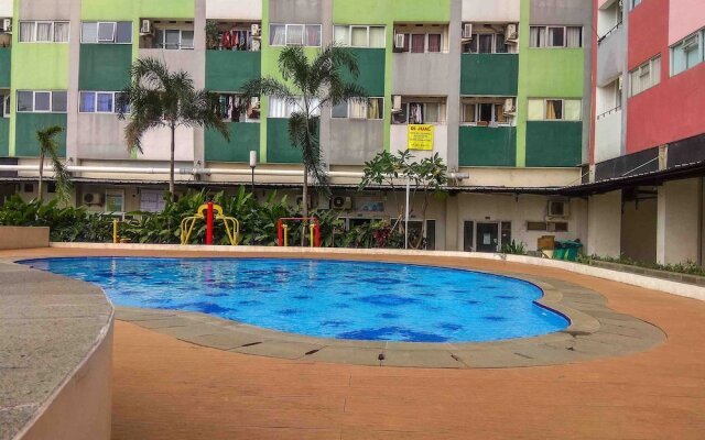 Homey And Comfy Studio Apartment At Sentra Timur Residence