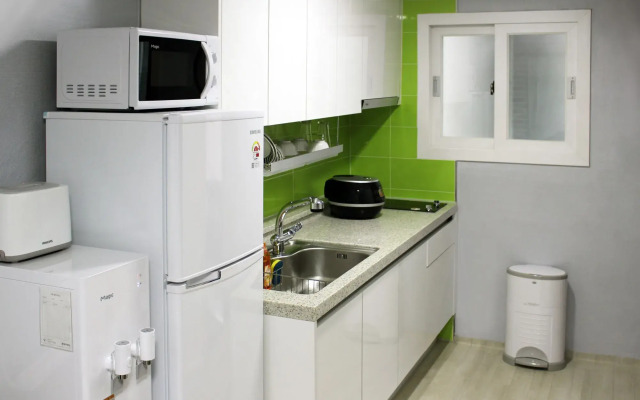 Gamja House - Hostel