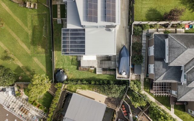 Sensational North Shore Retreat -Netflix
