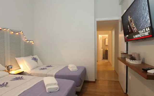 Your address in Koukaki