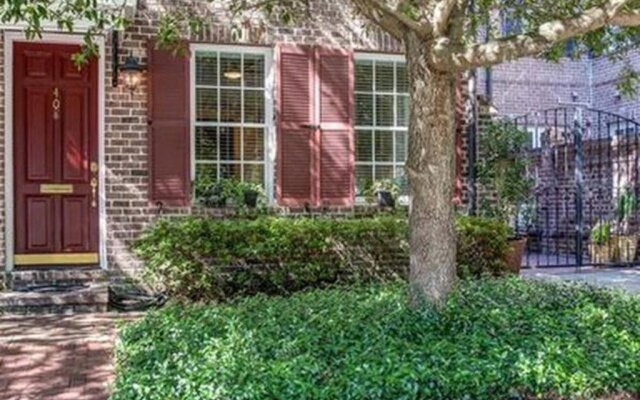 Luxury 3Bed Townhome in Historic Downtown Savannah