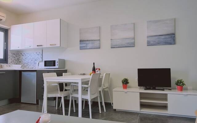Nissi Twins Apartments by STAY BnB