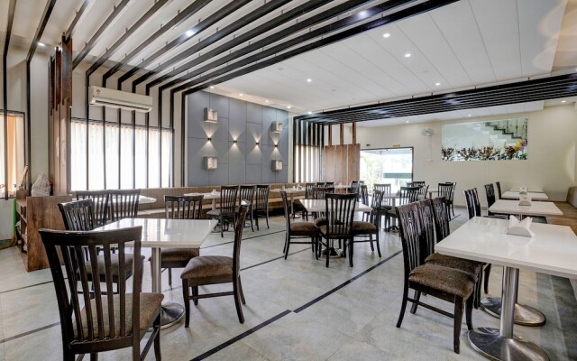 Fabhotel Heritage Palace