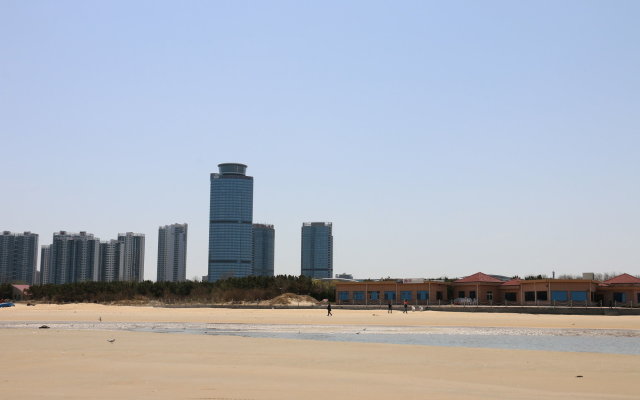 Crowne Plaza Yantai Seaview, an IHG Hotel