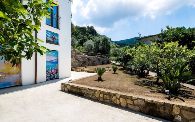 Eterea Charming Suites