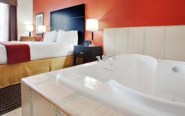 Holiday Inn Express & Suites Chowchilla - Yosemite Park Area by IHG