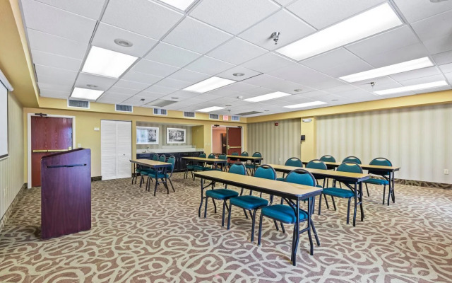 Holiday Inn St. Petersburg West by IHG