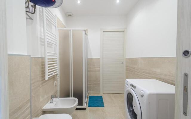 Bilocale ristrutturato a nuovo a 20 metri dal mare