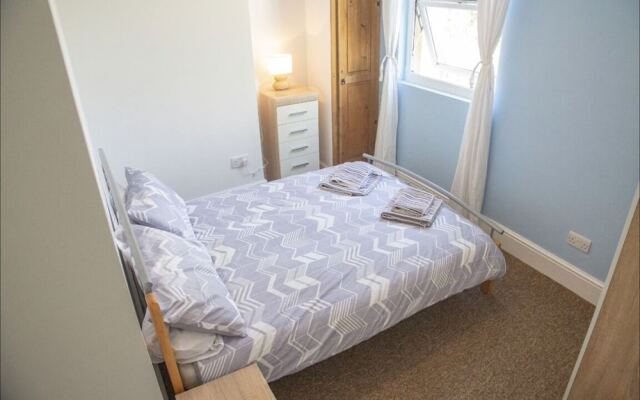 Spacious 4 Bedroom House in Plymouth City Centre