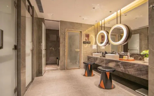 Beijing Jinqishu Hotel (Daxing Yihezhuang Metro Station)