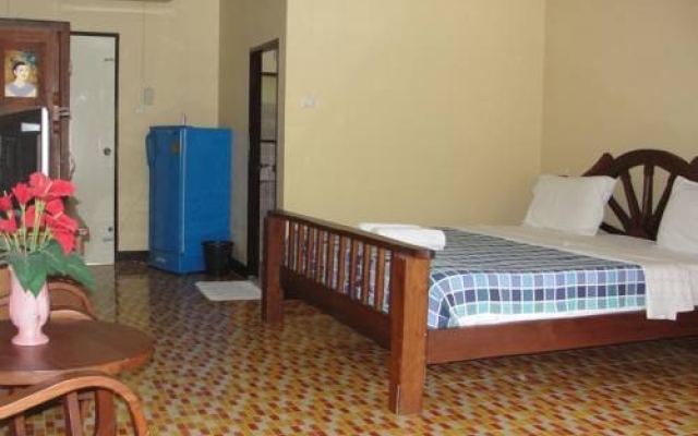 Baan Kasemsuk Guesthouse