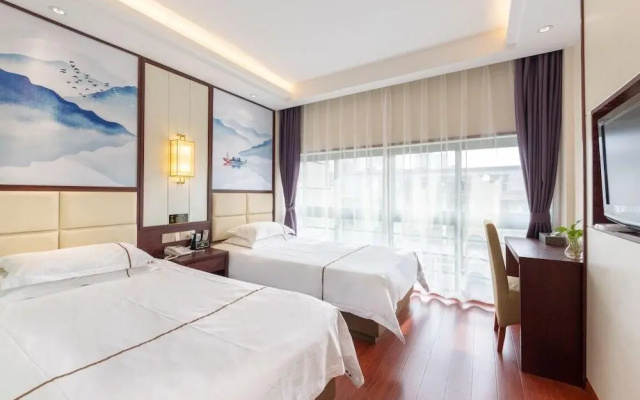 Yiwu Luckbear Hotel