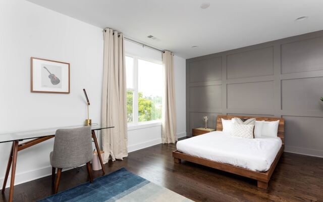 Domio Sylvan Park Stunning 8BR 2 Houses