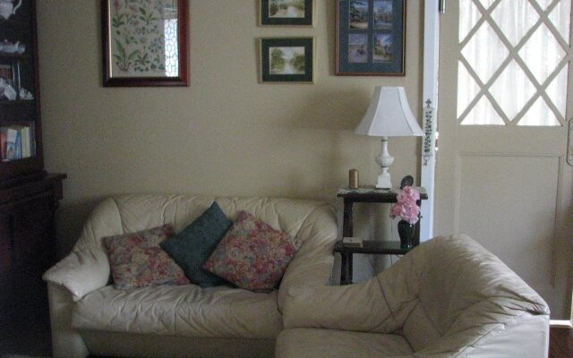 A Winter-Rose Cottage Bed and Breakfast