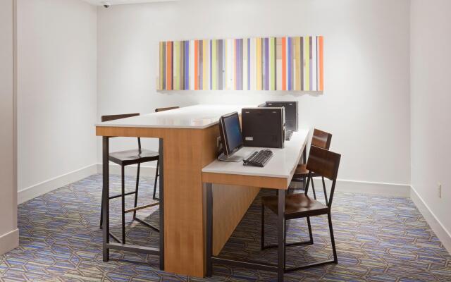 Holiday Inn Express Roseville-St. Paul by IHG