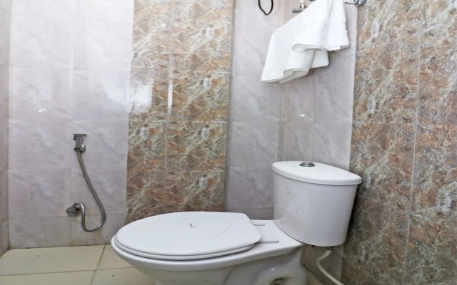 Oyo 6801 Hotel Shri Sai International