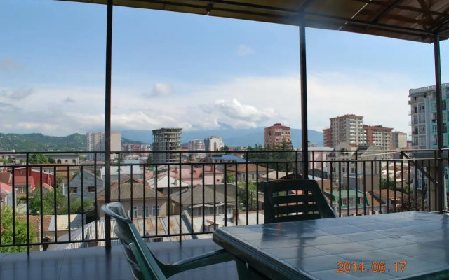 Irakli's Apartment with Terrace