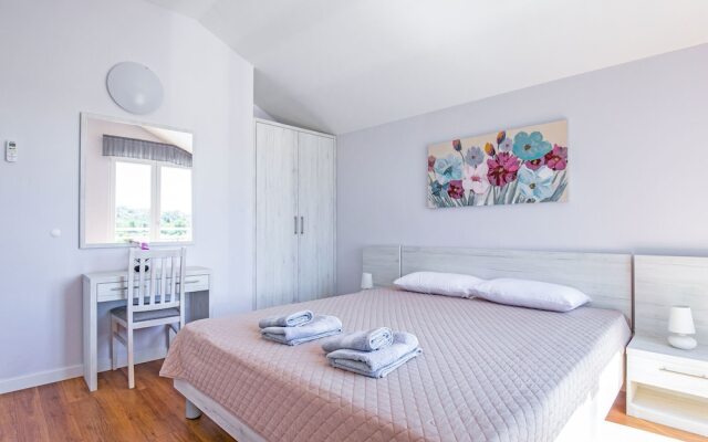 Newly Built Modern Apartment With Private Terrace and sea View