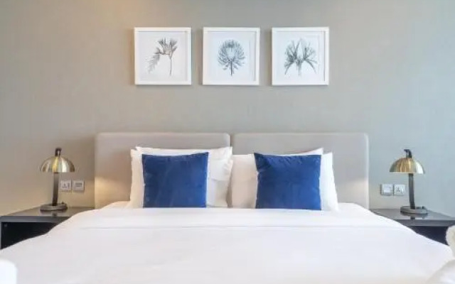 Spectacular Burj Khalifa View Service Apartment