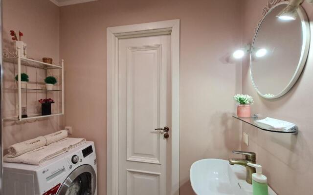 Sutki26 on Kuznechnaya Street