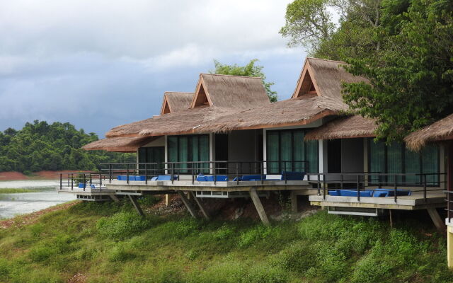 Sanctuary Nam Ngum Beach Resort