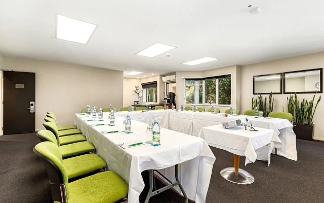 Hotel Elms Christchurch, an Ascend Collection Hotel