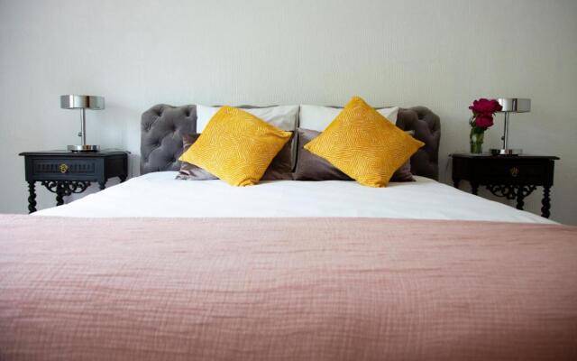 Magical 5 bedroom house with a pool